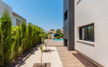 Property slide 10