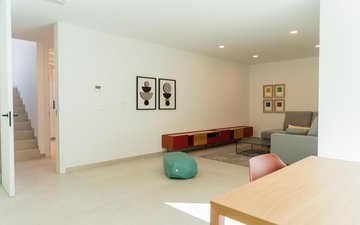 Property slide 32