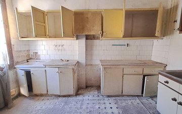 Property slide 32