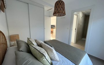 Property slide 32