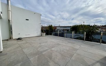 Property slide 44