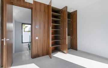 Property slide 20