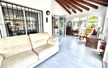 Property slide 28