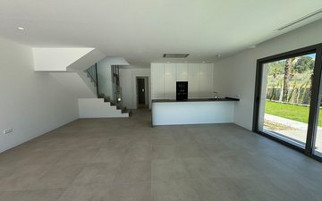 Property slide 19