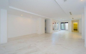 Property slide 32