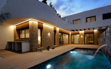 Property slide 21