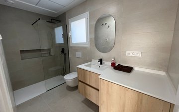 Property slide 32