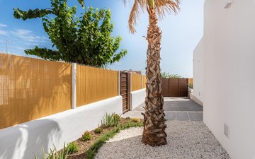 Property slide 32