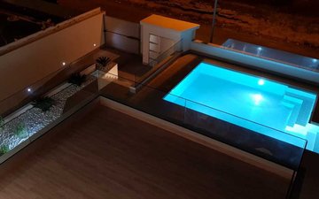 Property slide 16