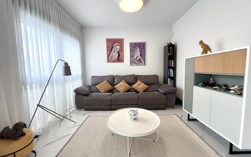 Property slide 18