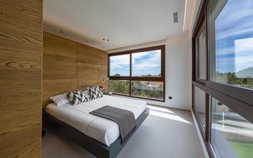 Property slide 14