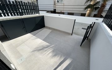 Property slide 32