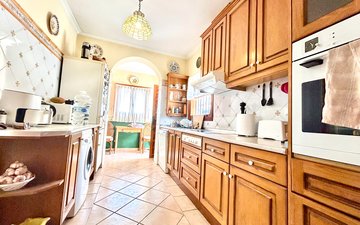 Property slide 19