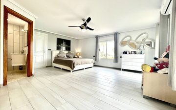 Property slide 20