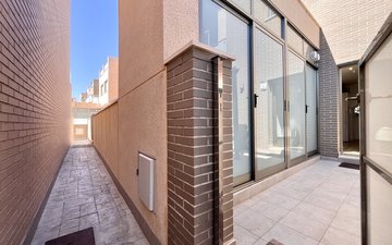 Property slide 32