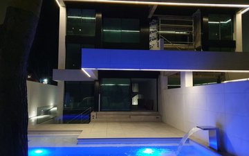 Property slide 10
