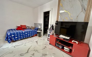 Property slide 16