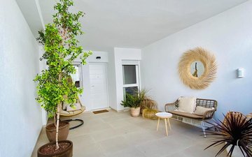Property slide 10