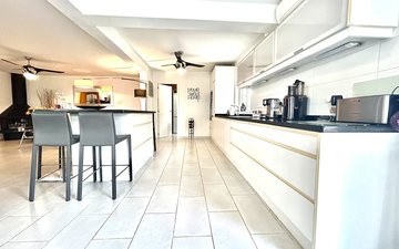 Property slide 10