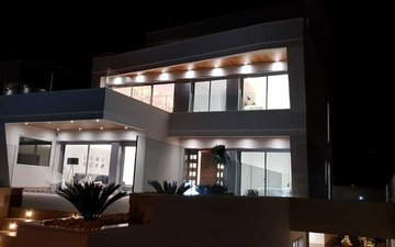 Property slide 21