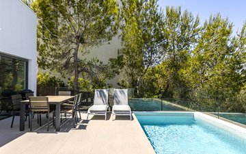 Property slide 17