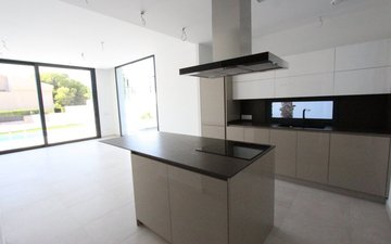 Property slide 19