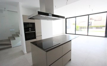 Property slide 20