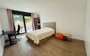 Property slide 22