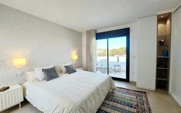 Property slide 10