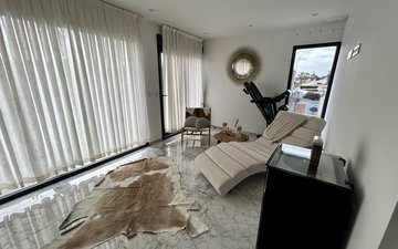Property slide 32