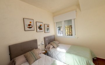 Property slide 32