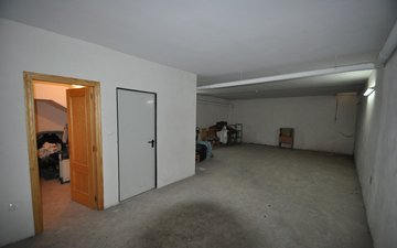 Property slide 10