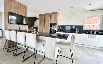 Property slide 16