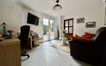 Property slide 19