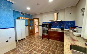 Property slide 32