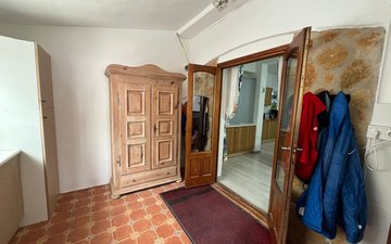 Property slide 32