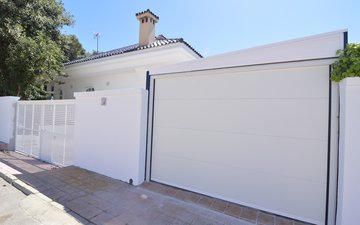 Property slide 32
