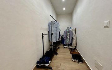 Property slide 32