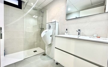 Property slide 32