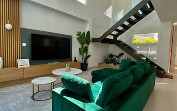 Property slide 20