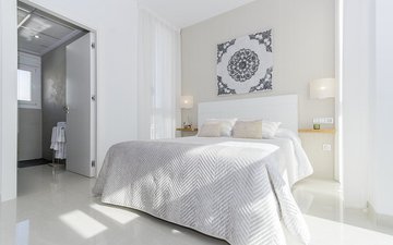 Property slide 32