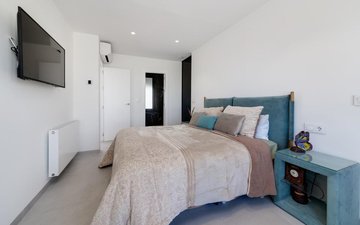 Property slide 40