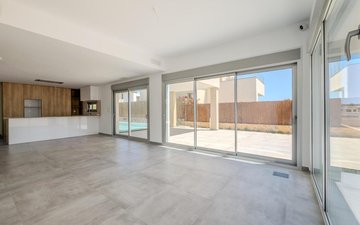 Property slide 14