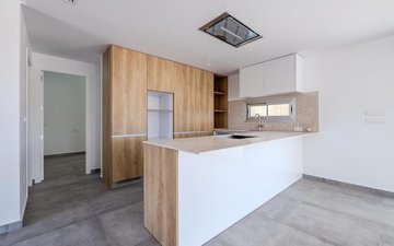 Property slide 17