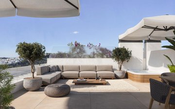 Property slide 32