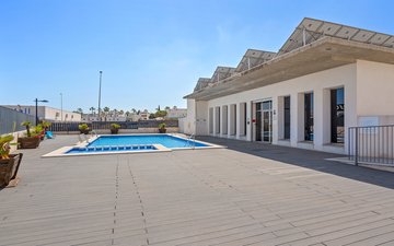 Property slide 32
