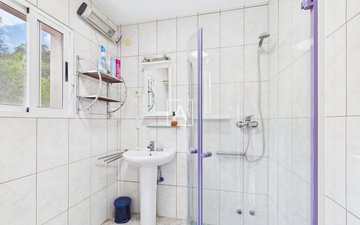 Property slide 29