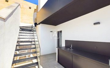 Property slide 32