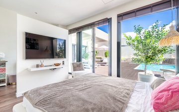 Property slide 32