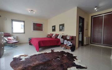 Property slide 31